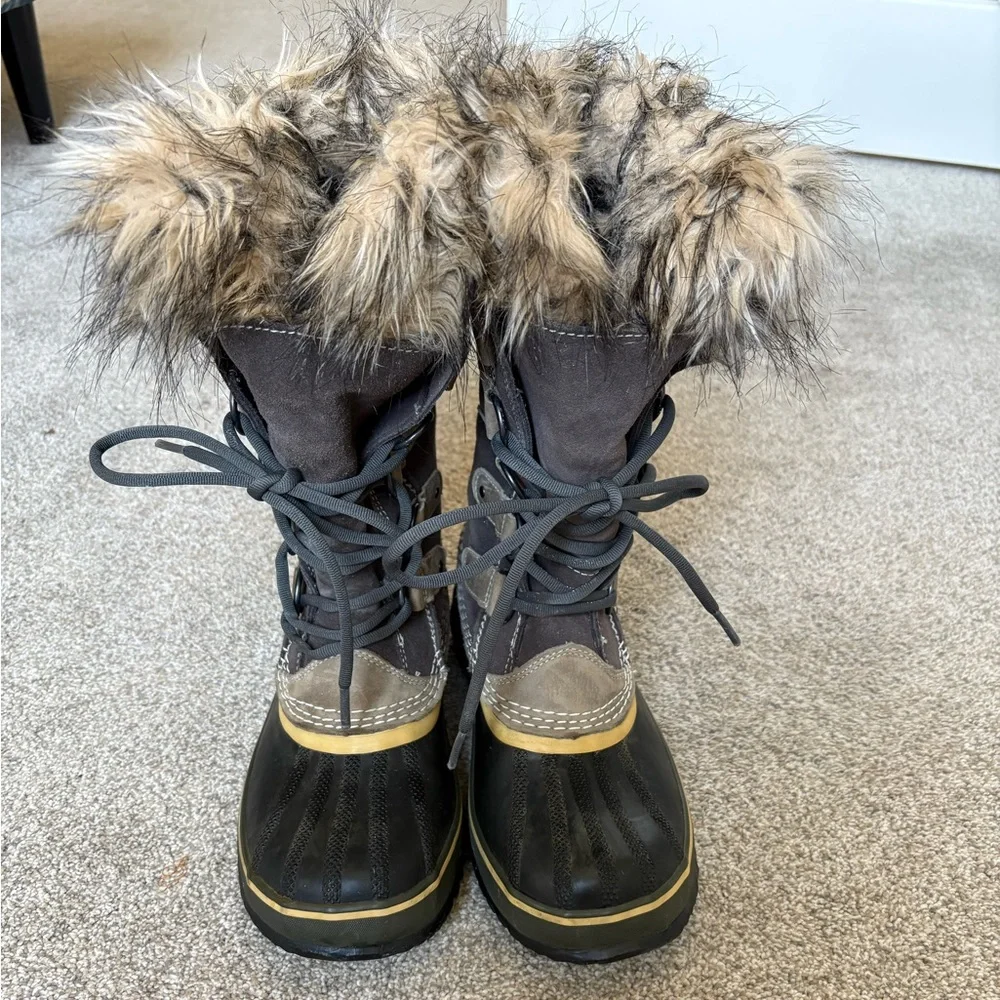 Sorel - Women's Joan of Arctic Boot - Size 6.5 - Gray Black & Tan -‎ Waterproof